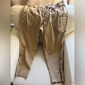 Sonoma Women's Tan Capris